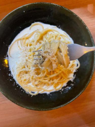 #Gorgonzola pasta #Made in Italy

🗣️"A must-see for cheese lovers!"

Hello ✨ #Reali ☺️
We have received a large shipment of Gorgonzola from Italy 🫶🏻✨
Gnocchi is of course delicious, but this time
Pasta that lets you taste the cheese🧀

"The richness."
The aroma of gorgonzola fills your mouth
It's a dish that pairs perfectly with alcohol🙌🏻✨
The arrival of such a large Gorgonzola
This is a rare opportunity, so please take advantage of it.
Enjoy💛

Shop information 🔍
Closed on Sundays, the second and fourth Mondays
Closed on Fridays for lunch only

Open for lunch📢
・11:30 Open - 15:00 Close
(Last order at 14:00)
✍🏻menu
Seasonal pasta to choose from
・Pasta lunch ¥1000- Total 2 items
(Amuse Pasta)

・A Lunch ¥1600- Total 4 items
(Amuse Appetizer Pasta Dolce
Coffee or tea)

・B Lunch ¥2200-5 items in total ☜ Recommended ☆
(Amuse appetizer pasta main fish or meat
Dolce (Coffee or Tea)

・C Lunch ¥3200- Total 7 items
(Amuse Cold appetizer Hot appetizer Pasta
Main fish, main meat, dessert, coffee or tea)

Others You can also order from the a la carte menu for lunch 🍴


Dinner📢
・Open from 17:00 to close at 22:00
(Last order at 21:00)
One drink order🥂
✍🏻menu
Made with seasonal ingredients
・6-course short course with main meat or fish
¥5500-(tax included)

Made with seasonal ingredients
・Full course 7 items in total
¥6000-(tax included)☜Recommended☆

・Special course ~Reservation required~
Chef's choice course, 7 dishes in total
¥10000- Includes welcome drink
Other a la carte available

⚠︎ It may be faster depending on the customer's store situation.

***********
☎︎095-842-5125
Hot pepper description
Hamaguchi Italian Bar Reali and search 🔎
You can also accept Instagram DM 🙆🏻‍♀️
***********

#Nagasaki
#Nagasaki gourmet
#hamaguchi town
#Italian
#Casual Italian
#meat
#Meat dish
#Meat pasta
#Restaurants that serve meat pasta
#seafood
#Restaurants with seafood pasta
#Seafood pasta
# Seafood pasta is delicious
#Look for the red door 🚪
#Reali