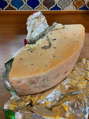 #Gorgonzola pasta #Made in Italy

🗣️"A must-see for cheese lovers!"

Hello ✨ #Reali ☺️
We have received a large shipment of Gorgonzola from Italy 🫶🏻✨
Gnocchi is of course delicious, but this time
Pasta that lets you taste the cheese🧀

"The richness."
The aroma of gorgonzola fills your mouth
It's a dish that pairs perfectly with alcohol🙌🏻✨
The arrival of such a large Gorgonzola
This is a rare opportunity, so please take advantage of it.
Enjoy💛

Shop information 🔍
Closed on Sundays, the second and fourth Mondays
Closed on Fridays for lunch only

Open for lunch📢
・11:30 Open - 15:00 Close
(Last order at 14:00)
✍🏻menu
Seasonal pasta to choose from
・Pasta lunch ¥1000- Total 2 items
(Amuse Pasta)

・A Lunch ¥1600- Total 4 items
(Amuse Appetizer Pasta Dolce
Coffee or tea)

・B Lunch ¥2200-5 items in total ☜ Recommended ☆
(Amuse appetizer pasta main fish or meat
Dolce (Coffee or Tea)

・C Lunch ¥3200- Total 7 items
(Amuse Cold appetizer Hot appetizer Pasta
Main fish, main meat, dessert, coffee or tea)

Others You can also order from the a la carte menu for lunch 🍴


Dinner📢
・Open from 17:00 to close at 22:00
(Last order at 21:00)
One drink order🥂
✍🏻menu
Made with seasonal ingredients
・6-course short course with main meat or fish
¥5500-(tax included)

Made with seasonal ingredients
・Full course 7 items in total
¥6000-(tax included)☜Recommended☆

・Special course ~Reservation required~
Chef's choice course, 7 dishes in total
¥10000- Includes welcome drink
Other a la carte available

⚠︎ It may be faster depending on the customer's store situation.

***********
☎︎095-842-5125
Hot pepper description
Hamaguchi Italian Bar Reali and search 🔎
You can also accept Instagram DM 🙆🏻‍♀️
***********

#Nagasaki
#Nagasaki gourmet
#hamaguchi town
#Italian
#Casual Italian
#meat
#Meat dish
#Meat pasta
#Restaurants that serve meat pasta
#seafood
#Restaurants with seafood pasta
#Seafood pasta
# Seafood pasta is delicious
#Look for the red door 🚪
#Reali