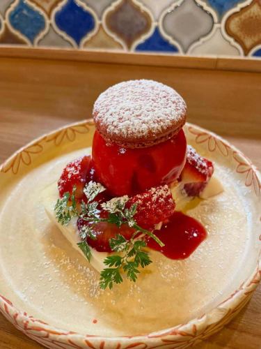 #StrawberrySweetsFest 🍓🍓🍓
🗣️"Only 5 days left👏🏻"
Hello ✨This is #Reali 😊
This time too, I was invited by #SweetsPrince 👑 to participate.
2026 Strawberry Sweets Festival starts on February 14th
It's only 5 days left since it started 🥹
During this period, Reali will also be serving strawberry panna cotta.
We are offering it, but this time we recommend
"Strawberry milk terrine with strawberry gelato" 🍓♡
Pour milk over a generous layer of strawberries
It's light yet rich, and you can taste the strawberry flavor no matter where you bite into it.
It's a dish that lets you enjoy the sweet and sour taste 🫶🏻✨
We serve both lunch and dinner 🍓
~ Lunch hours tomorrow (Wednesday) and the day after tomorrow (Thursday)
There are spaces available ☺️
Please take this opportunity to try delicious food and sweets.
Enjoy at Reali💕💕
Store Information📢
Lunch Time🍽️ (11:30~14:00 closes at 15:00)
◦Pasta lunch - Amuse-bouche pasta ¥1200~
◦A lunch ¥1900~
- Amuse-bouche, appetizer, pasta, dessert, after-meal drink
◦B lunch ¥2500~
-Amuse-bouche, Appetizer, Pasta, Main course (fish or meat)
Dolce. After-meal drink
◦C lunch ¥3500~
- Amuse-bouche, cold appetizer, hot appetizer, pasta, fish main course
Meat main dish. Dolce. After-meal drink
Dinner Time🍽️ (Weekdays 17:00-21:00 closes at 22:00)
(Weekends 17:00-22:00 closes at 23:00)
◦Half-course main course: fish or meat
¥6000~
◦Full-course main course: either fish or meat
¥6500~
🤫Pre-order for a 500 yen discount♡
🥄We also offer a la carte service🥄
***********
☎︎095-842-5125
Hot Pepper listing
Search for Hamaguchi Italian Bar Reali 🔎
You can also send us a DM on Instagram 🙆🏻♀️
***********
#Nagasaki
Nagasaki gourmet
Hamaguchi Town
Italian
#Casual Italian restaurant
meat
Meat dish
Meat pasta restaurant
seafood
Seafood pasta restaurant
Seafood pasta
Seafood pasta is delicious
Look for the red door 🚪
Reali