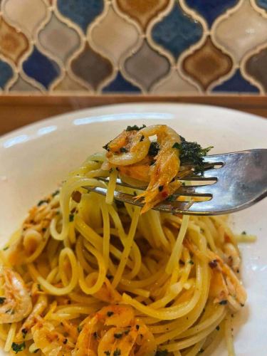 #Seafood pasta
🗣️"Sakura shrimp🦐 from Suruga Bay are now in stock🌸"
Hello ✨This is #Reali 😊
March has arrived ~🌸🌸We had many customers in February as well,
Thank you very much🙇🏻♀️
Thank you for your continued support in March ✨
Well, let's take a step towards spring and
Spring ingredients are coming in!
This time, we will introduce the specialties of Suruga Bay, the deepest bay in Japan.
Known for its cherry blossom color and sweet taste
We have lots of Sakura shrimp in stock~🫶🏻✨
The crispy and fragrant pizza is delicious,
"Sakura shrimp peperoncino" is also yummy!🦐♡
The delicious flavor of the sakura shrimp and the dried seaweed topping on top
It's a very fragrant dish 🦐🦐🦐
Cherry blossom-colored jewels that can only be enjoyed during the spring fishing season.
Please enjoy it at Reali ☺️
~ Lunchtime & Dinnertime this week
There are many days when both are available.
For inquiries, please contact us via Hot Pepper, DM or phone.
Yes, it's possible. Please feel free to contact us.
Store Information📢
Lunch Time🍽️ (11:30~14:00 closes at 15:00)
◦Pasta lunch - Amuse-bouche pasta ¥1200~
◦A lunch ¥1900~
- Amuse-bouche, appetizer, pasta, dessert, after-meal drink
◦B lunch ¥2500~
-Amuse-bouche, Appetizer, Pasta, Main course (fish or meat)
Dolce. After-meal drink
◦C lunch ¥3500~
- Amuse-bouche, cold appetizer, hot appetizer, pasta, fish main course
Meat main dish. Dolce. After-meal drink
Dinner Time🍽️ (Weekdays 17:00-21:00 closes at 22:00)
(Weekends 17:00-22:00 closes at 23:00)
◦Half-course main course: fish or meat
¥6000~
◦Full-course main course: either fish or meat
¥6500~
🤫Pre-order for a 500 yen discount♡
🥄We also offer a la carte service🥄
***********
☎︎095-842-5125
Hot Pepper listing
Search for Hamaguchi Italian Bar Reali 🔎
You can also send us a DM on Instagram 🙆🏻♀️
***********
#Nagasaki
Nagasaki gourmet
Hamaguchi Town
Italian
#Casual Italian restaurant
meat
Meat dish
Meat pasta restaurant
seafood
Seafood pasta restaurant
Seafood pasta
Seafood pasta is delicious
Look for the red door 🚪
Reali