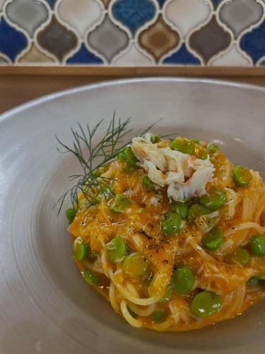 #冷製パスタ #海鮮パスタ
🗣️「暑い日にこそ冷たいパスタ🫶🏻✨」
こんにちは✨#レアーリ です☺️
急に暑くなりましたね🥺
熱中症にお気をつけてお過ごし下さい🌻♡
身体がまだ追いつかずだるく感じる時も多いですが、
暑い時にこそパワーアップする為に
”食事”大切です💪🏻!
身体が喜ぶものバランス良く食べて
本格的にくる夏を乗り越えましょうね💗
さて、ひんやりと美味しい冷製パスタのご紹介です🫶🏻
たっぷりと太陽の日差しと潮風で育てた
旨み、栄養豊富なあまーい西海トマト🍅をソースで絡めた
”西海トマトと渡り蟹の冷製パスタ”
蟹の旨みも勿論の事美味しいですが、
西海トマトの甘さと酸味が最高に美味しい一品です😆
さっぱりだけど濃厚に美味しい💗!
是非レアーリでお楽しみくださいませ☺️
お店情報📢
lunch Time🍽️ (11時半~14時 close15時)
◦Pasta lunch -アミューズ.パスタ ¥1200~
◦A lunch ¥1900~
-アミューズ.前菜.パスタ.ドルチェ.食後drink
◦B lunch ¥2500~
-アミューズ.前菜.パスタ.メイン(魚or肉)
ドルチェ.食後drink
◦C lunch ¥3500~
-アミューズ.冷前菜.温前菜,パスタ.魚メイン
肉メイン.ドルチェ.食後drink
dinner Time🍽️ (平日17時~21時 close22時)
(週末17時~22時 close23時)
◦half- course メイン魚or肉
¥6000~
◦full-course メイン魚、肉どちらも
¥6500~
🤫事前予約で500円オフです♡
🥄アラカルト営業もしております🥄
***********
☎︎095-842-5125
ホットペッパー記載
浜口 イタリアンバル レアーリ と検索🔎
Instagram DMでも受付可能です🙆🏻♀️
***********
#長崎
長崎グルメ
浜口町
イタリアン
#カジュアルイタリアンの店
肉
肉料理
肉パスタがあるお店
海鮮
海鮮パスタがあるお店
魚介パスタ
魚介パスタが美味
赤い扉が目印です 🚪
レアーリ