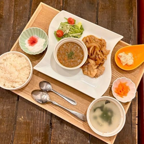 【昼のみもOK♪】選べる「うみねこ定食」やナポリタンなど、大満足のランチ営業復活！
