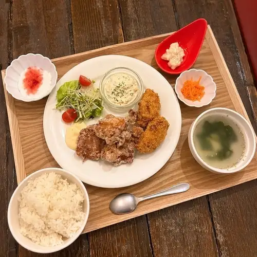 選べるセット♪【うみねこ定食】サラダ/ラペ/スープ/デザート付！