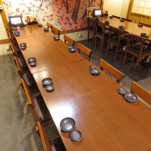<p>大中小宴会が愉しめるよう宴会スペースを完備。自在にレイアウトの変更ができるので、各種ご宴会・二次会等目的に合わせてご利用頂けます。大人数様でご利用の場合、お早めのご予約を☆</p>