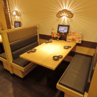 居心地も抜群◎ボックス席で周りの目を気にせず楽しめます