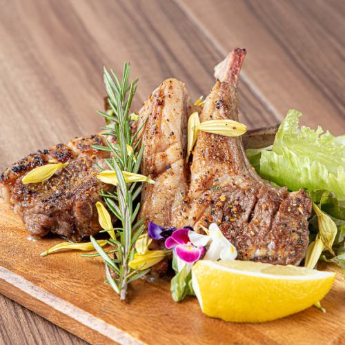 羊: ラムチョップ