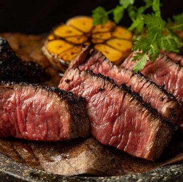 Meat dishes are also popular! High-quality domestic Wagyu beef served in steaks and yukhoe.