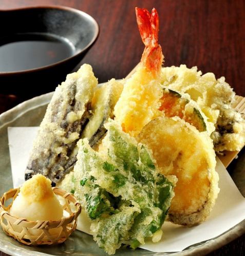 Shrimp vegetable tempura platter