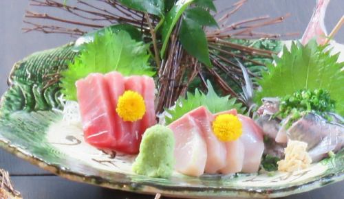 Seasonal sashimi sashimi