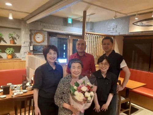 13年来お付き合いさせて頂いているお客様のご卒業のお祝いを、当店で行って頂きました。
長い間お疲れ様でした。

今後ともすえながく宜しくお願いいたします。

#旬のかほり