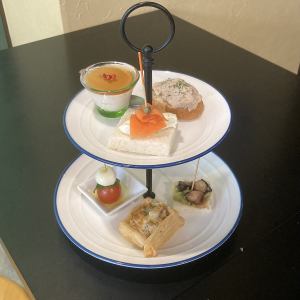 Assortment of 6 types of omakase pinchos
