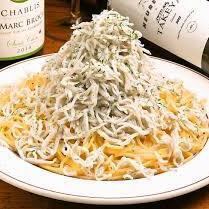 【飲み放題付】鍋無しプラン　名物　牛ユッケ風とTFC　しらすぶっかけパスタ　４５００円コース