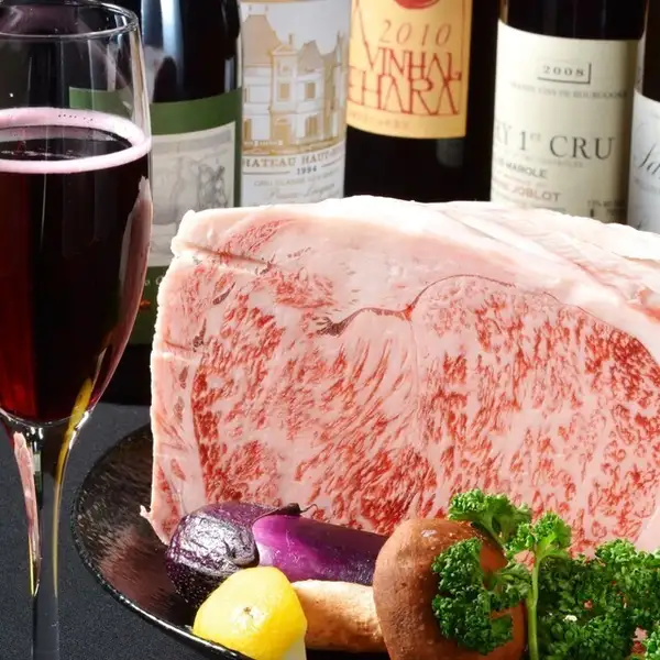 極上の肉質！至高の赤身肉やホルモンなど各種