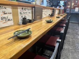 おひとり様も大歓迎のカウンター席！