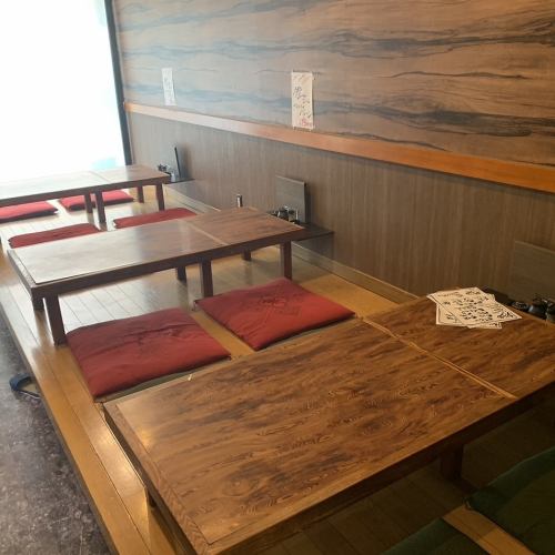 在宽敞的榻榻米房间里♪