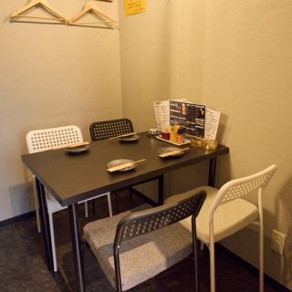 【個室あり】4名×1室6名の個室と合わせて10名までご案内可能です◎