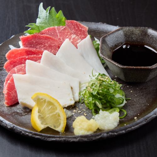 馬刺し二種盛り