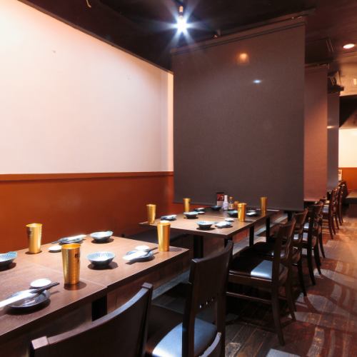 <p>【駅目の前×喫煙可】荻窪駅から徒歩1分！喫煙もできちゃう店内はどなたでもお立ち寄りやすい立地と空間となっております。</p>