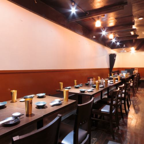 <p>【貸切・各種宴会に◎】20～40名様（立食は50名様まで◎）で貸切承っております。TV・プロジェクター、サプライズプレートもお使いいただけるので各種集まりにも最適！昼のみなどの時間外営業も可！※人数などはお気軽にお問い合わせください。ご用途にあわせてご案内いたします♪</p>
