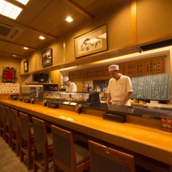 A special seat where you can see the skills of craftsmen up close, such as kitchen knife! Recommended not only for visiting alone but also for casual drinks with friends after work ◎ Perfect for entertaining at lunch time ◎