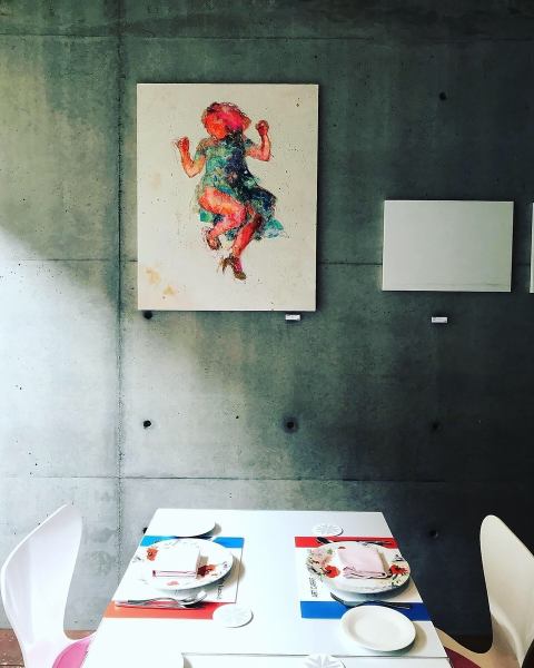 Art boyfriend project” Enjoy a meal in the space of an art gallery.Exhibitions by up-and-coming Gifu artists change every three months.Please enjoy the lingering time when "art" overlaps.