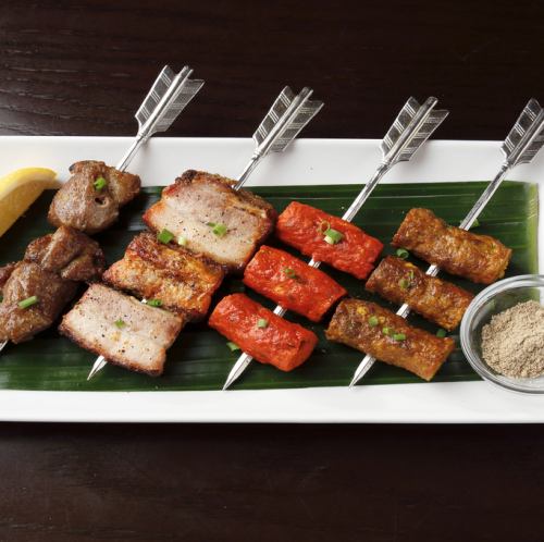 [Gekiuma] 4 kinds of Asian meat skewers