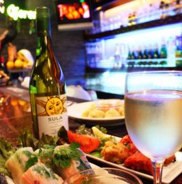 【カウンター席】 専用モニター完備！お食事しながらスポーツ観戦も楽しめます。