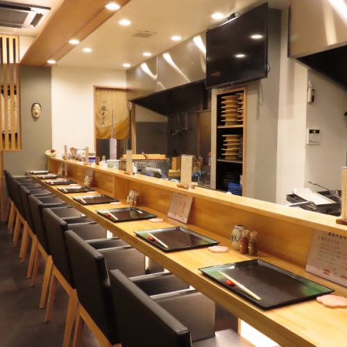 明るく清潔感のある店内