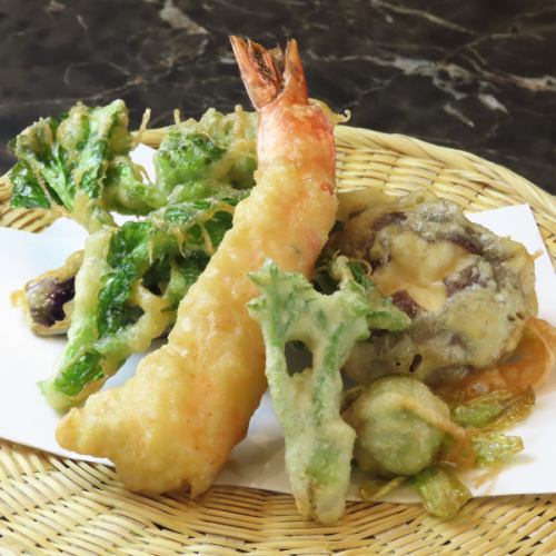 豊かな食感!食材やてんぷら粉にこだわった【天ぷら】