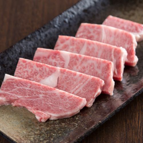【とろける味わい】極上の柔らかさを誇る上ロース1850円(税込)。特別な日のディナーやご宴会にぴったり♪