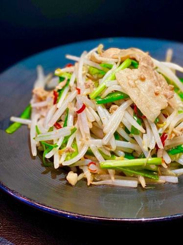 42 Stir-fried Taiwanese Meat with Chinese Chives