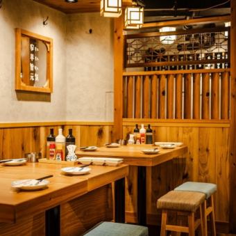 使い勝手抜群！サクッとハイボール99円を一杯飲むのにも最適なのがオープン席！居心地良いかっこいい空間なのにコスパ抜群！