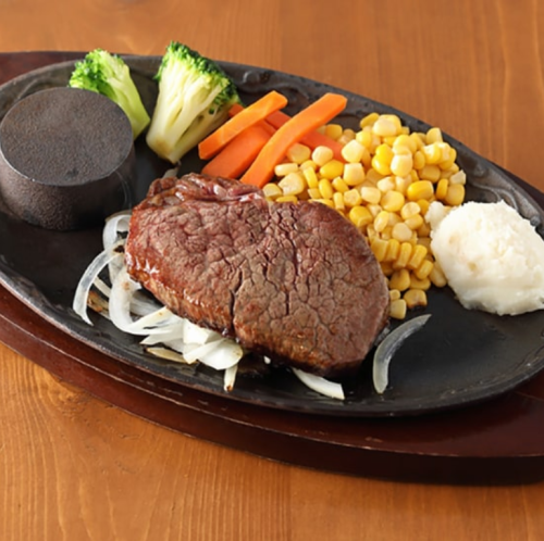 【繊細な肉質】特選山形牛フィレステーキ：4268円(税込)