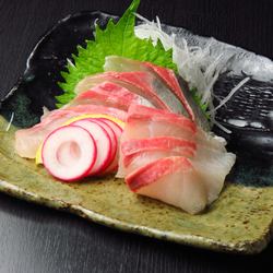Seasonal local fish sashimi