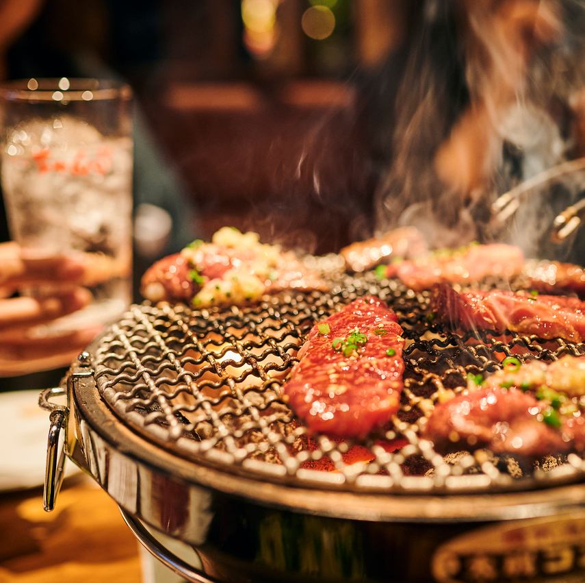 吉祥寺徒歩2分！厳選赤身肉を炭火で、新鮮生肉をユッケで堪能♪