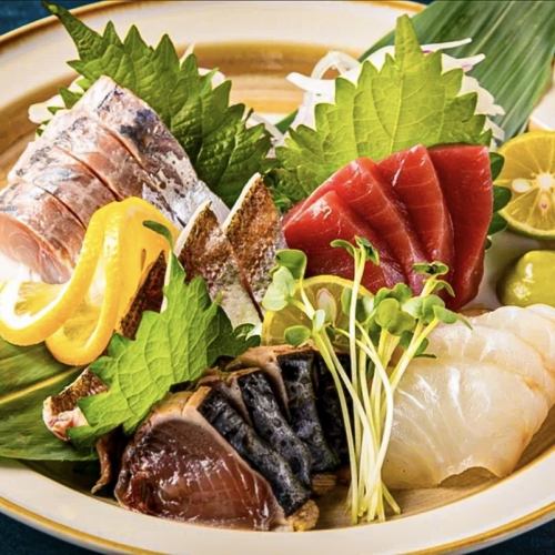 Seasonal sashimi☆Purchase fresh and seasonal seafood♪