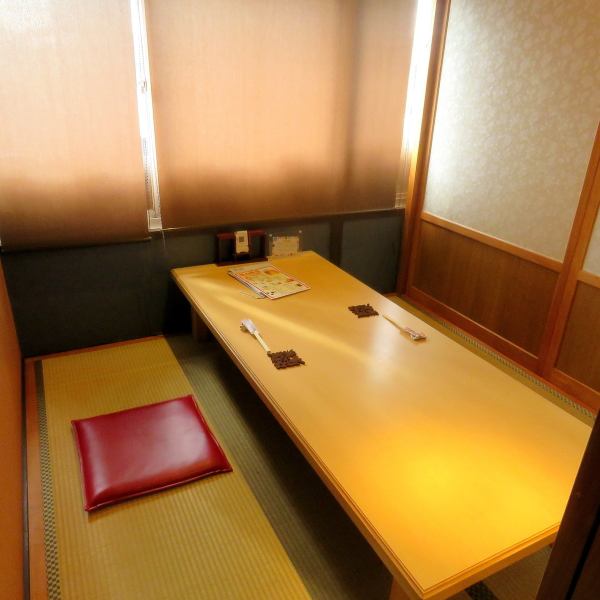 【2階】完全個室のプライベート空間で、ゆったりとした時間をお過ごしください。ご宴会や、会社のご接待、ご家族でのご会食にも最適です。2名様～20名様までご利用いただけます。