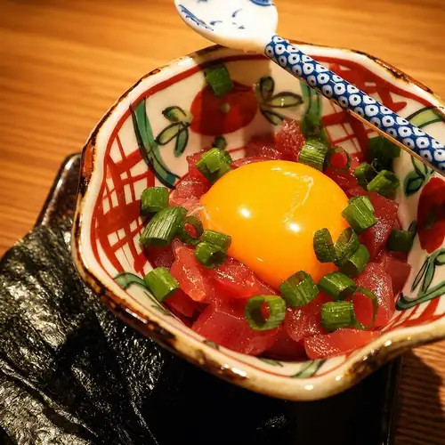 Tuna and seaweed yukhoe