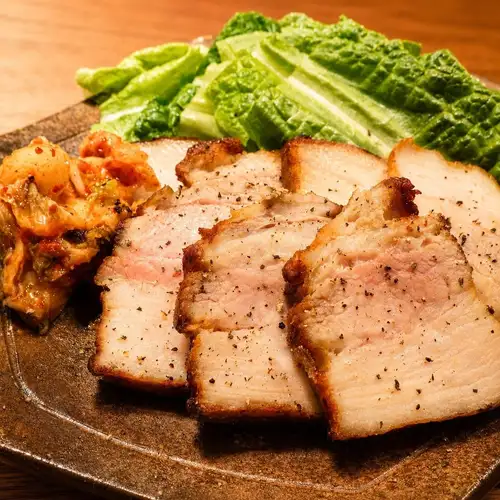 Addictive Steamed Pork Bossam
