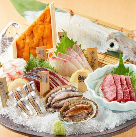 A treasure trove of ingredients♪ If you want to taste the whole of Kyushu's delicacies, be sure to head to Hakataichi!