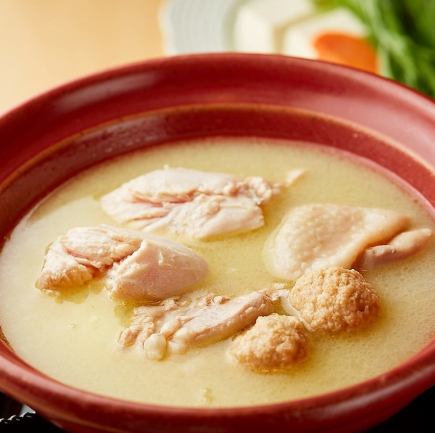 博多水涮套餐（含2小时畅饮）：需提前预约，价格5000日元。*3月和12月价格上涨500日元。