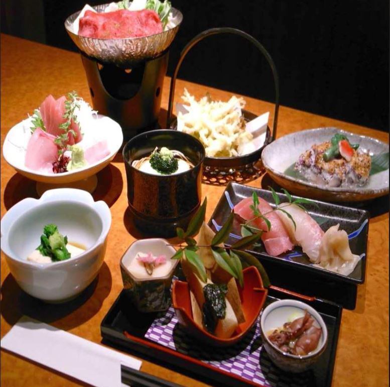 Fresh banquet courses using locally produced ingredients start from 4,000 yen.