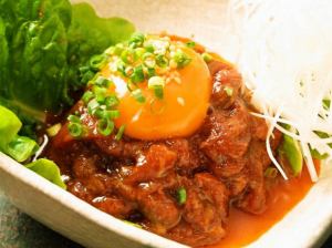 馬肉ユッケ