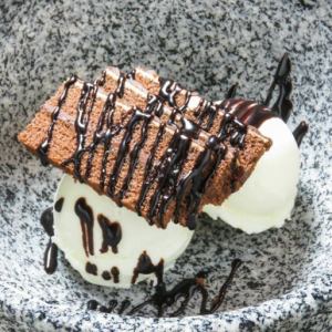 凍石アイス（イチゴ/チョコ）