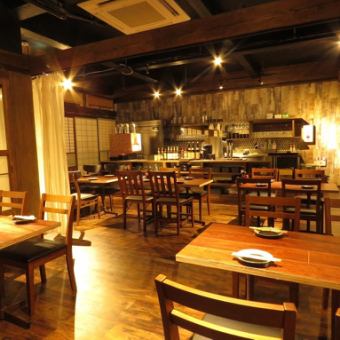 [2nd floor] Relaxed table seating with a Japanese atmosphere.Sorry, minors are not allowed by law.It can be used according to the number of people.