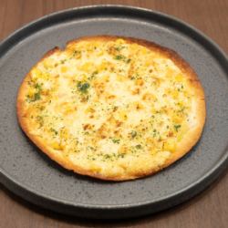 おつまみマヨコーンピザ