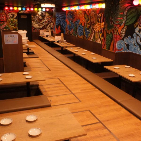 We also have sunken kotatsu seats where you can sit comfortably! You can relax and have a lively conversation with your close friends! It's a perfect space for a casual girls' night out or welcome/farewell party! The Nebuta room tatami room can be reserved for 60 to 75 people.