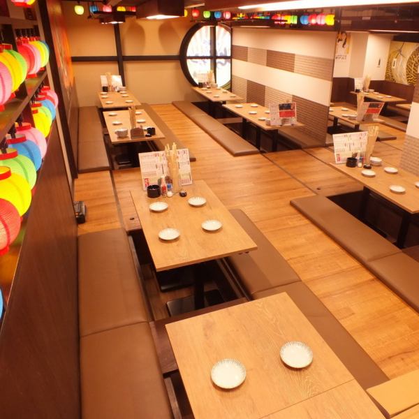 Relaxing banquets [up to 120 people] OK! Large banquets for students and companies are no problem at Chiba-chan! For parties over 80, we recommend the tatami room with wall paintings of dragons and tigers.