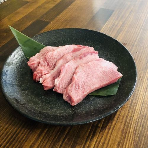 Thickly sliced Wagyu beef tongue with salt