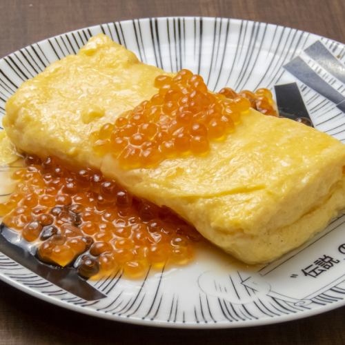 Exciting salmon roe topped with soup stock roll!